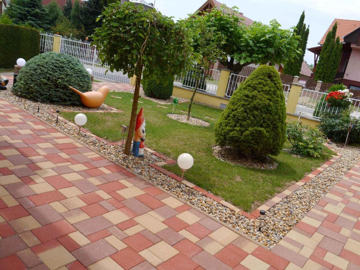 Apartments In Alsopahok/Balaton 27597 Экстерьер фото